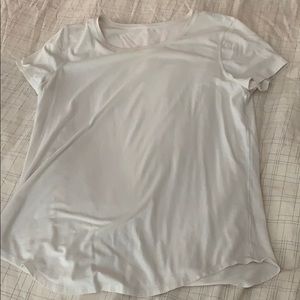 Lulu women’s emerald tee